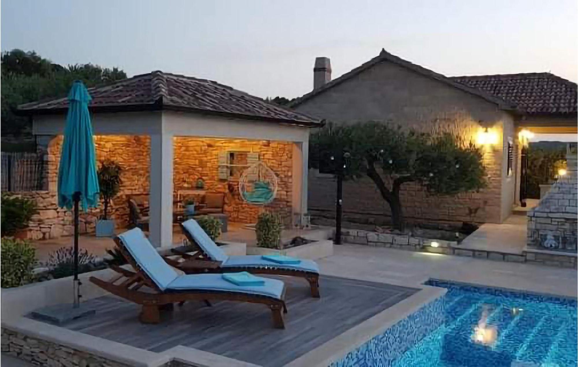 Pet Friendly Home In Postira With Wifi Dış mekan fotoğraf
