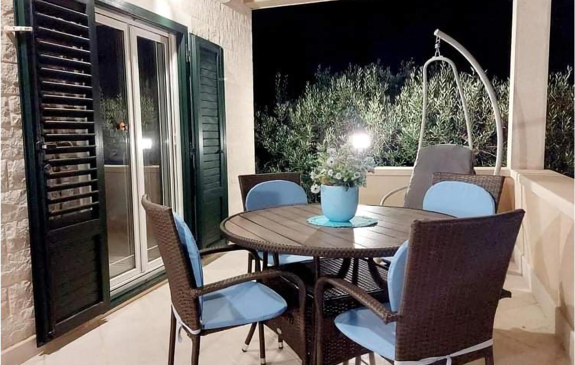 Pet Friendly Home In Postira With Wifi Dış mekan fotoğraf